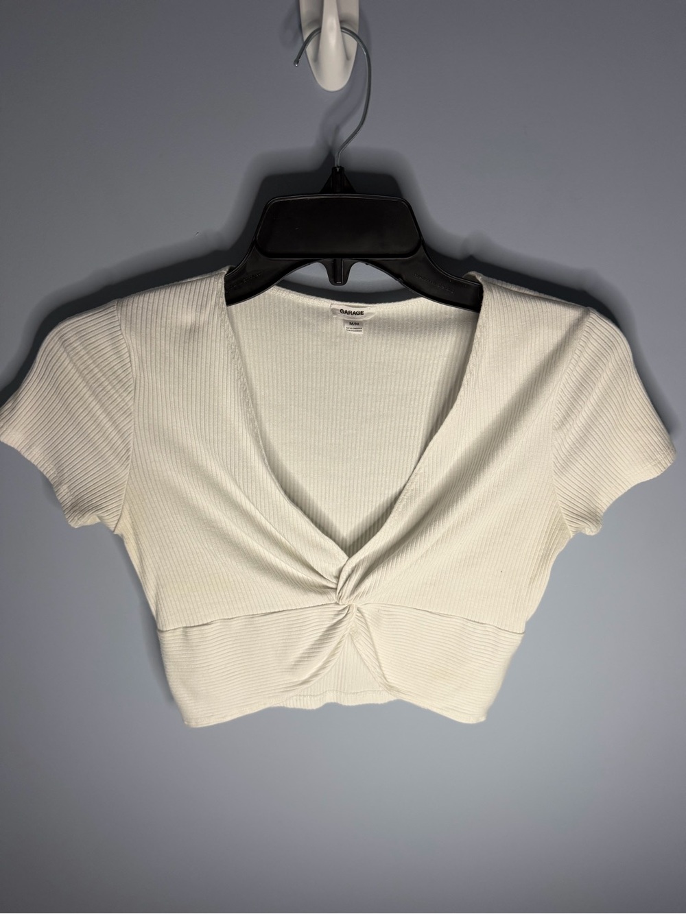 GARAGE Women's Ribbed Twist-Front Crop Top M